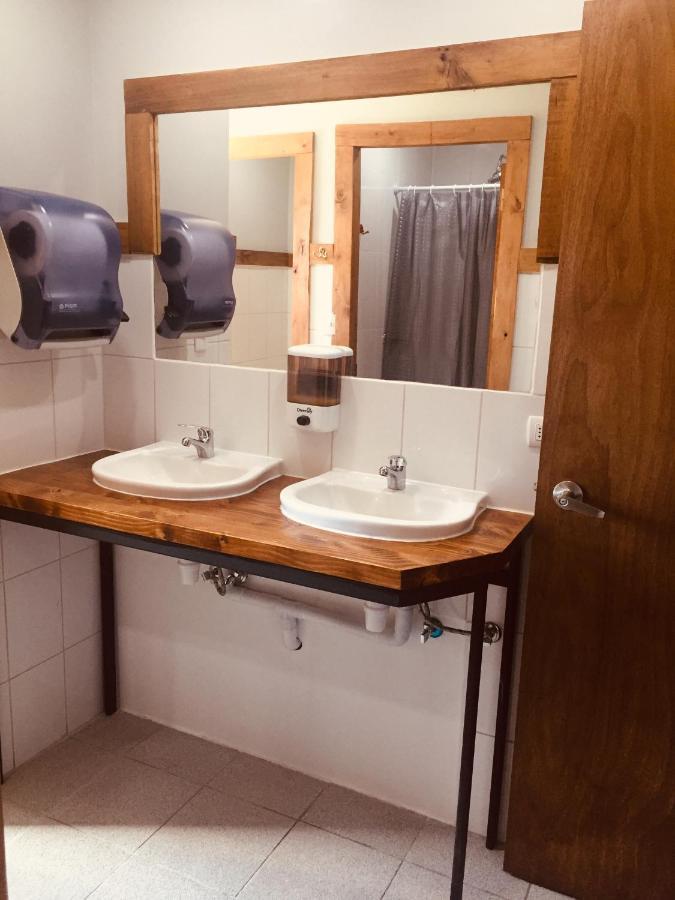 Hostal Esquina Patagonica 코이아이케 외부 사진