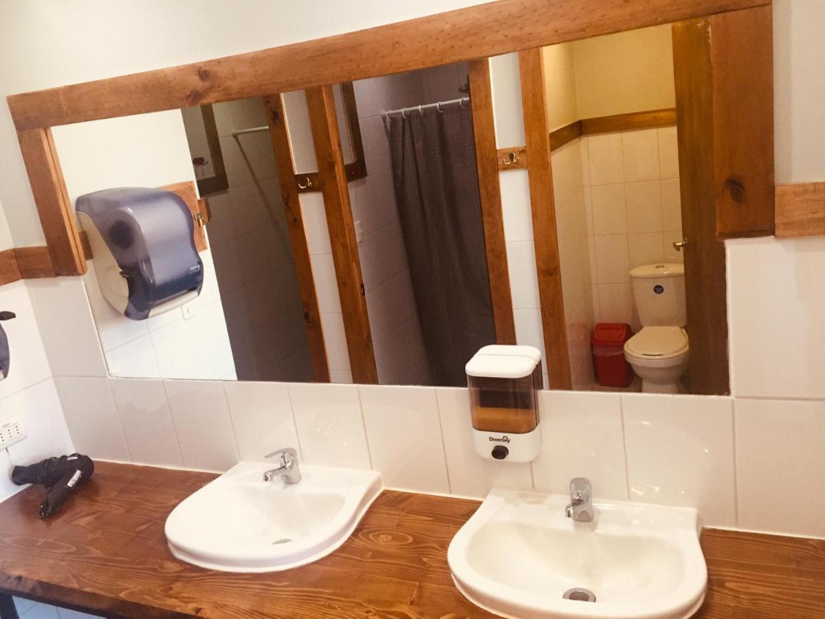 Hostal Esquina Patagonica 코이아이케 외부 사진
