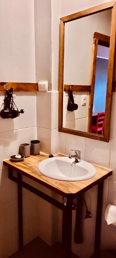 Hostal Esquina Patagonica 코이아이케 외부 사진