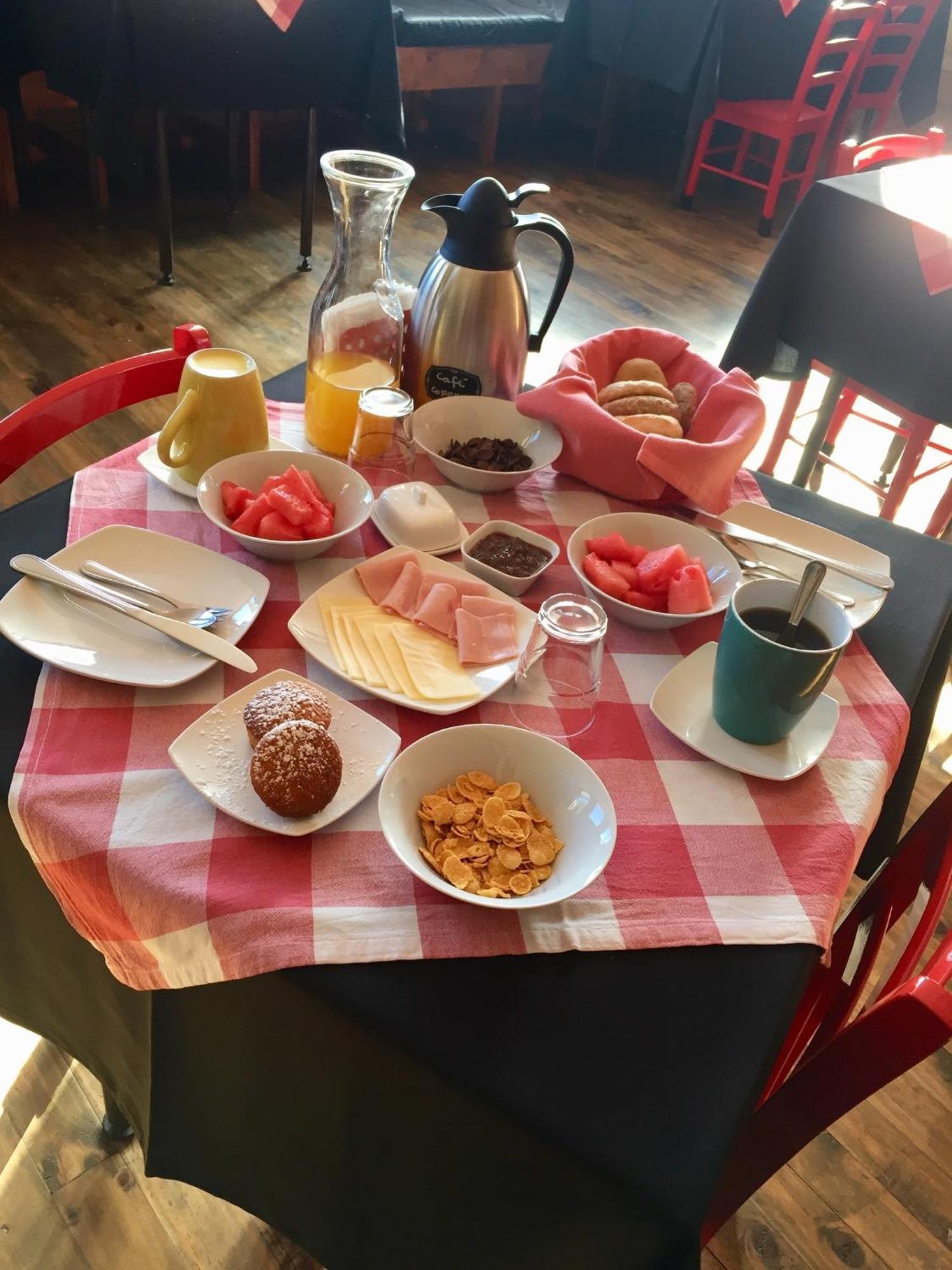 Hostal Esquina Patagonica 코이아이케 외부 사진