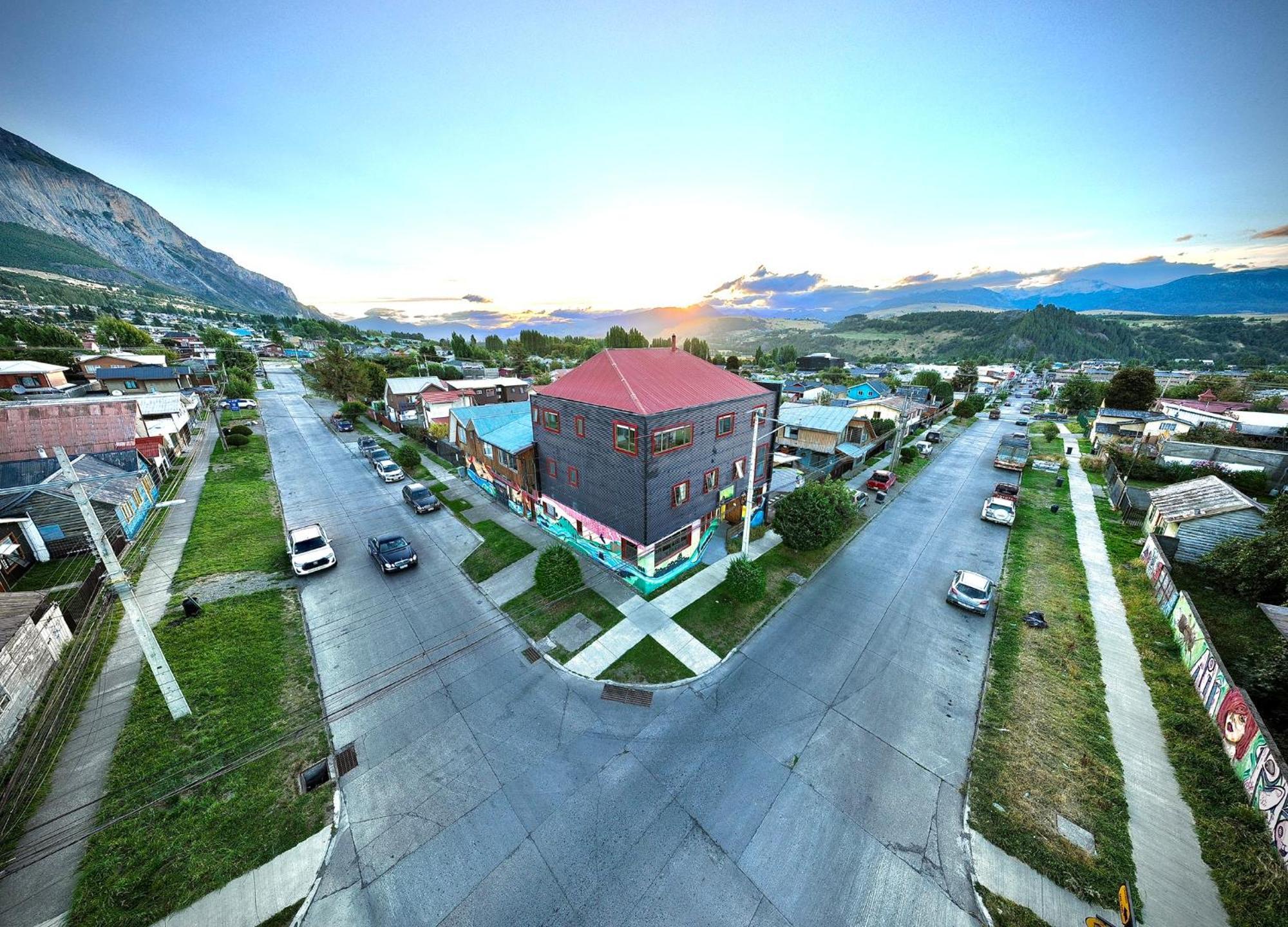 Hostal Esquina Patagonica 코이아이케 외부 사진